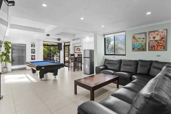 Pacific Palms · 6