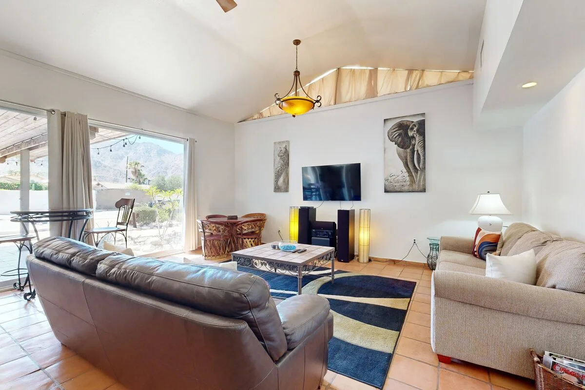 Avenida Mendoza Escape — property gallery