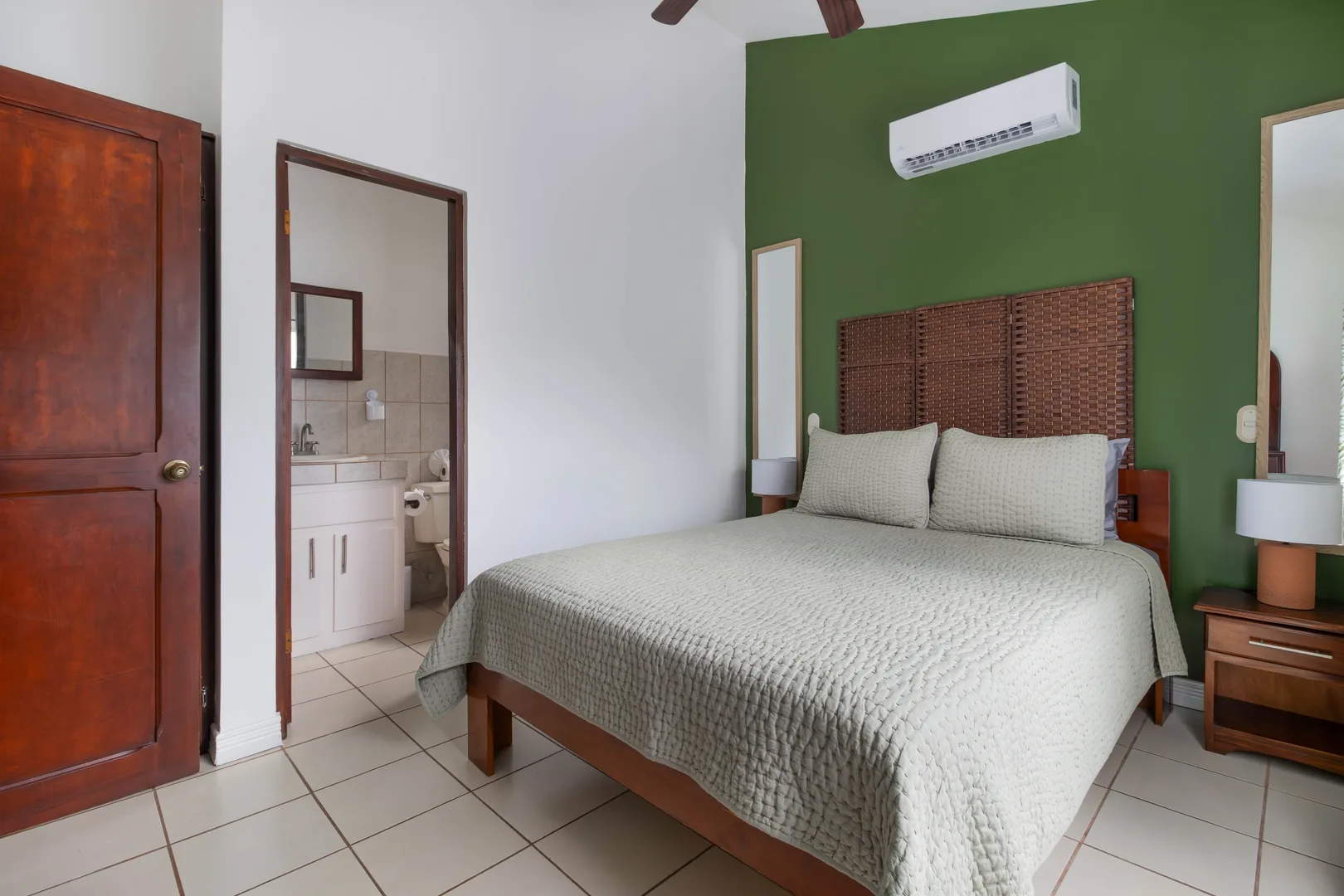Walk to Beach & Eats—2BR/2BA w/Pool in Las Palmas