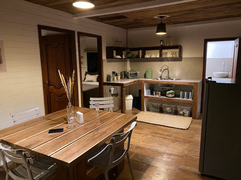 Cocina y comedor interiores