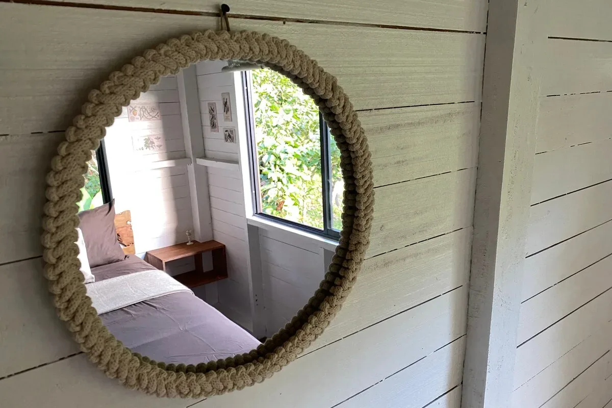 Detalle del espejo del dormitorio