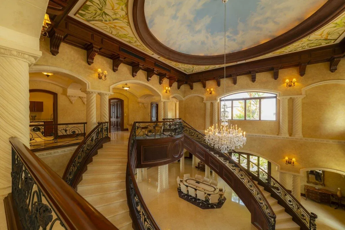 JA-44 — 10-Bedroom Villa in Los Sueños