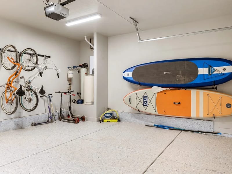 Tablas de paddleboard, bicicletas y scooters