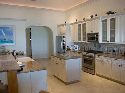 BH-04 — Bahamas Rental With Wireless Internet