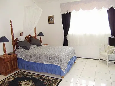 OR-03 — Ocho Rios Villa With 7 Bedrooms