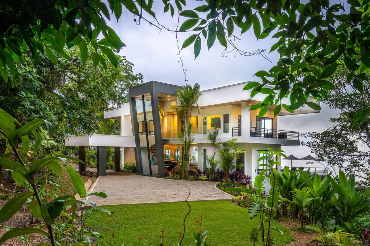Casa Amigos · 4. Casa Amigos