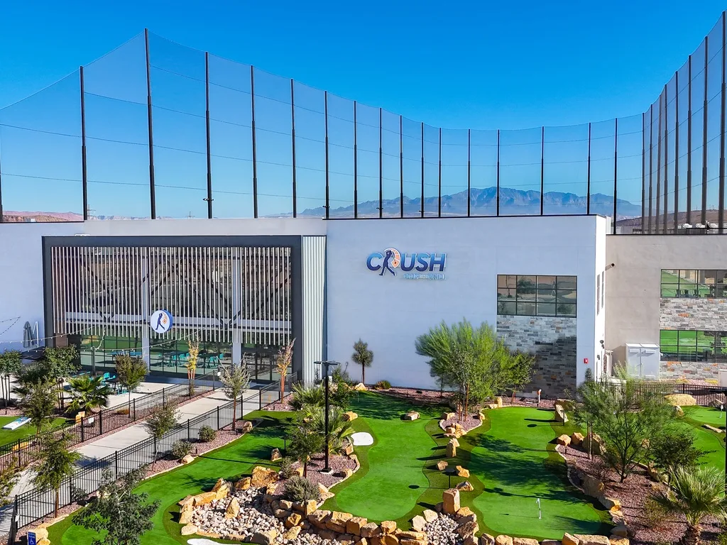 Crush Golf + Grill — atracción cercana, fuera del alojamiento