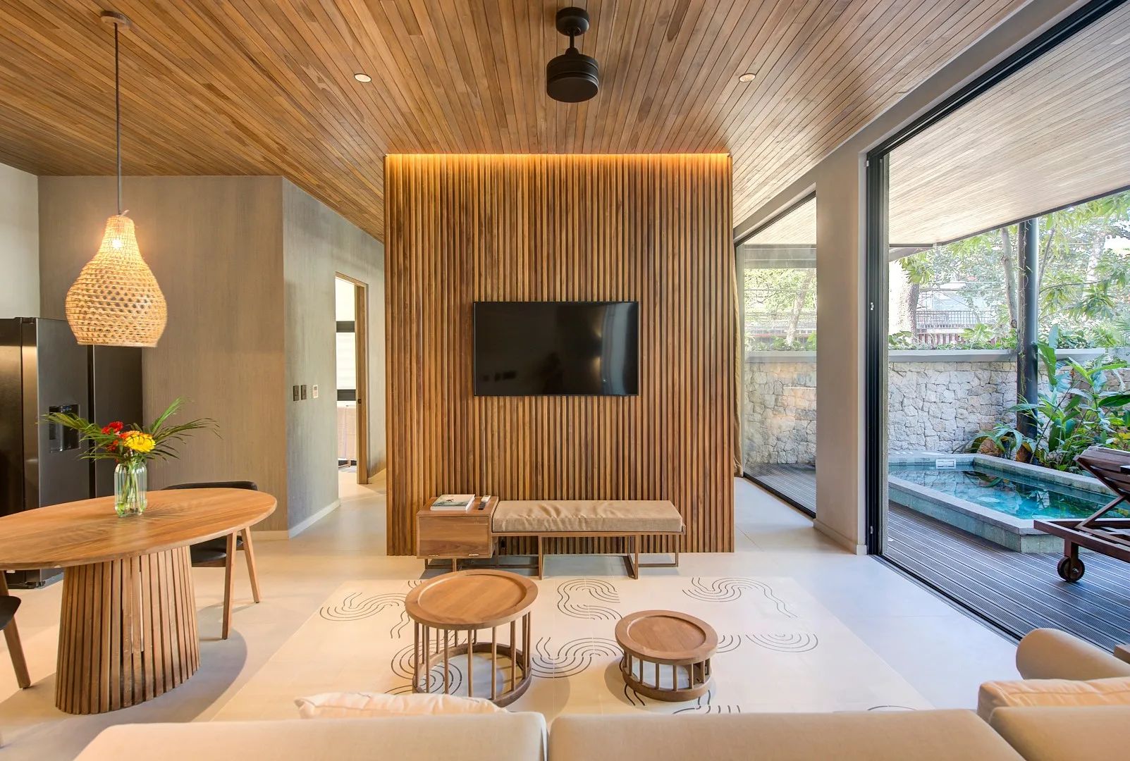Quin | Jacuzzi Residence · 6