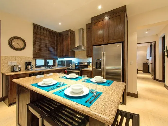 FLC-02 — Playa Flamingo Condo