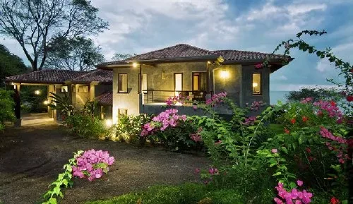 DO-12 — Dominical Luxury Villa With Large Private Pool