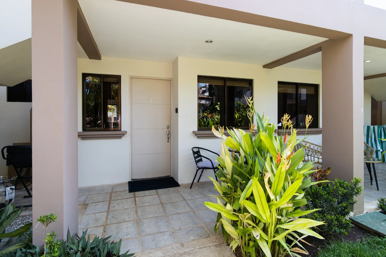 Easy Beach Life | Pool, Patio & Walk to Everything