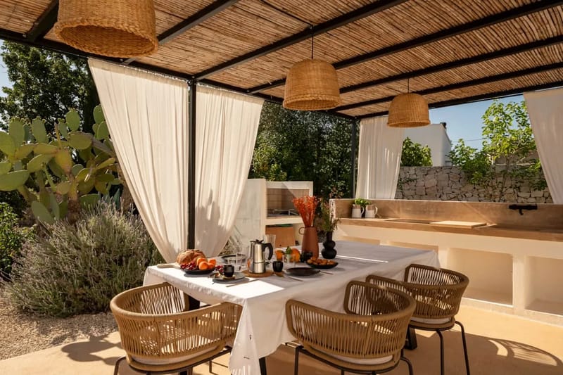 Outdoor kitchen and dining