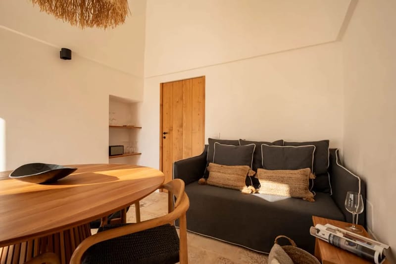 Indoor living and dining