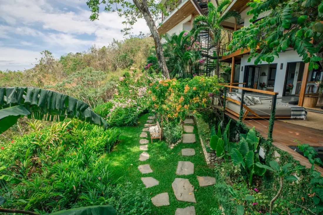 Sky House · 6