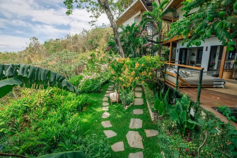 Sky House · 6