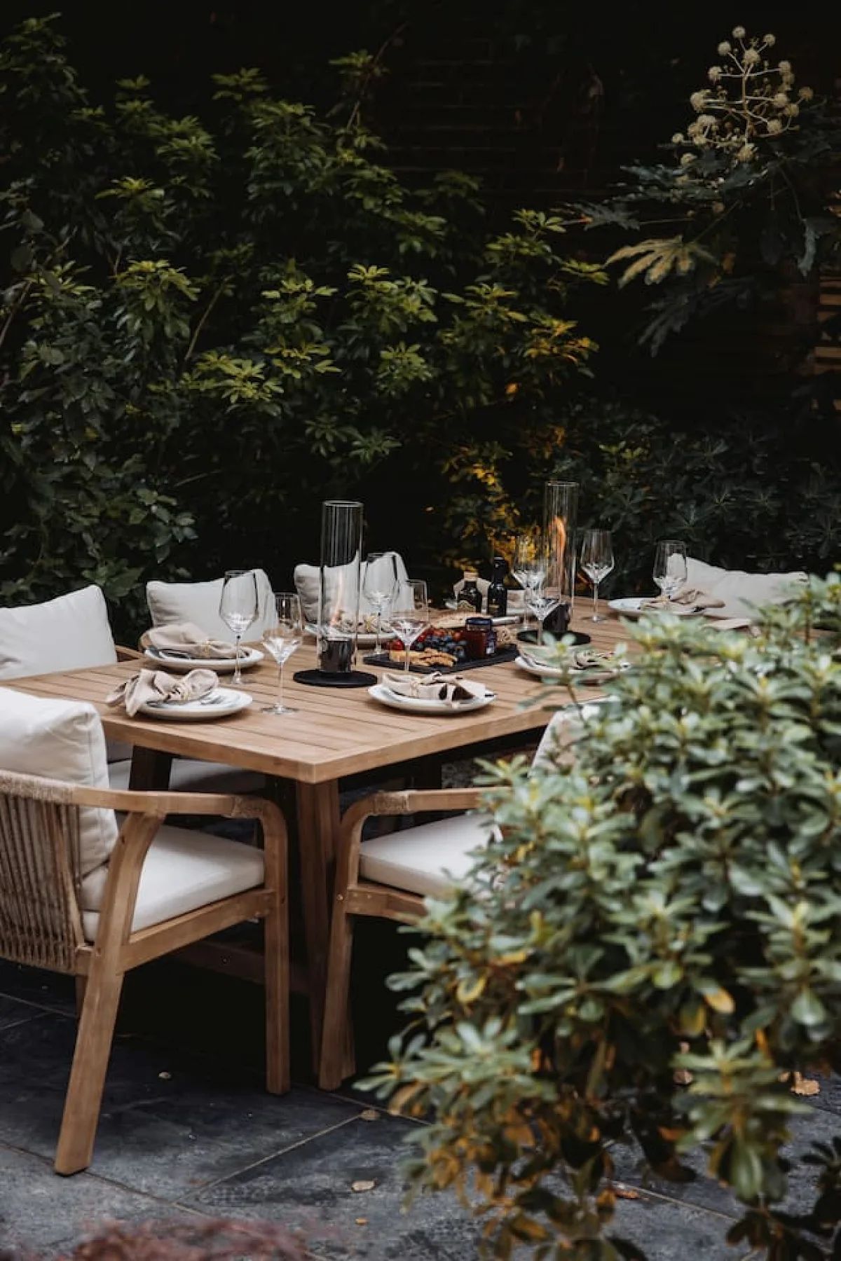 Garden dining