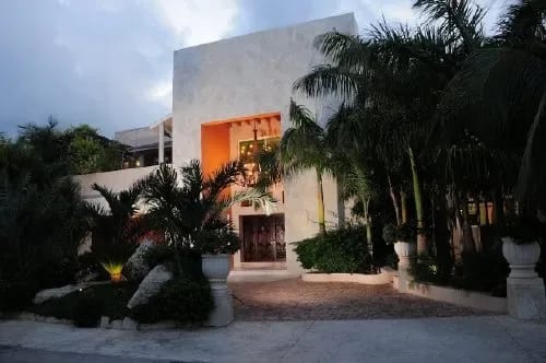 MXAV-02 — Rooftop Terrace and Hot Tub in Puerto Aventuras Villa