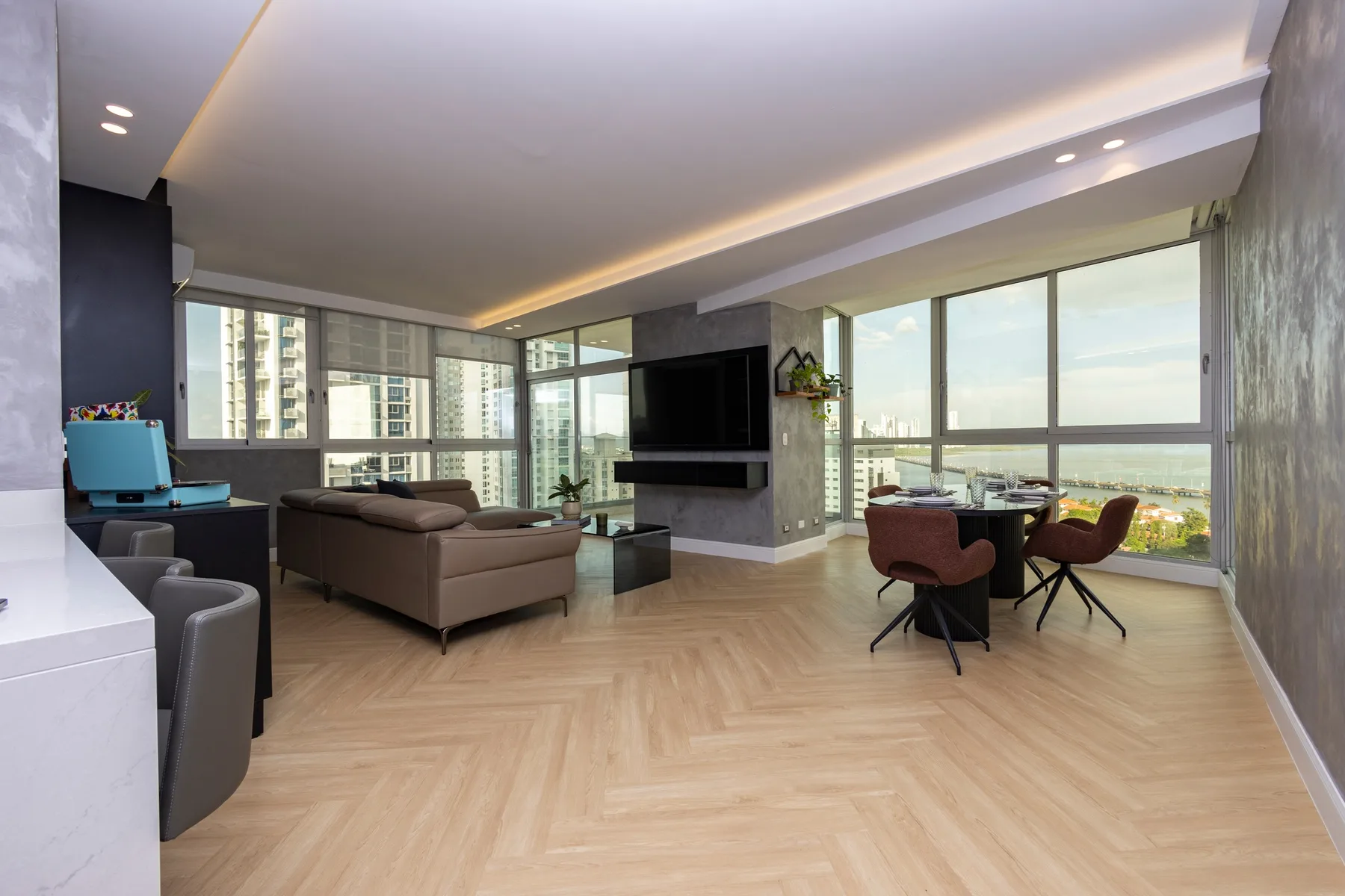 The Q Condo by AcoModo @Coco del Mar