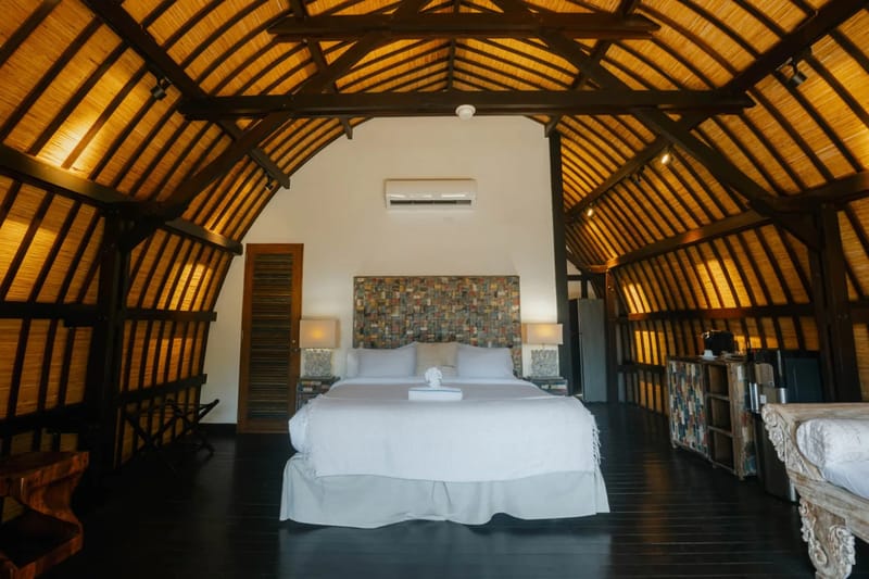 EARTH - Upper Flat by 4 Elements Contadora Island