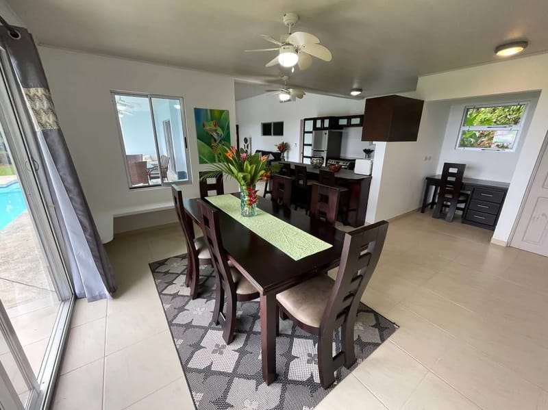 Casa Palm Breeze