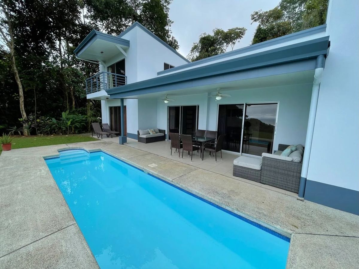 Casa Palm Breeze