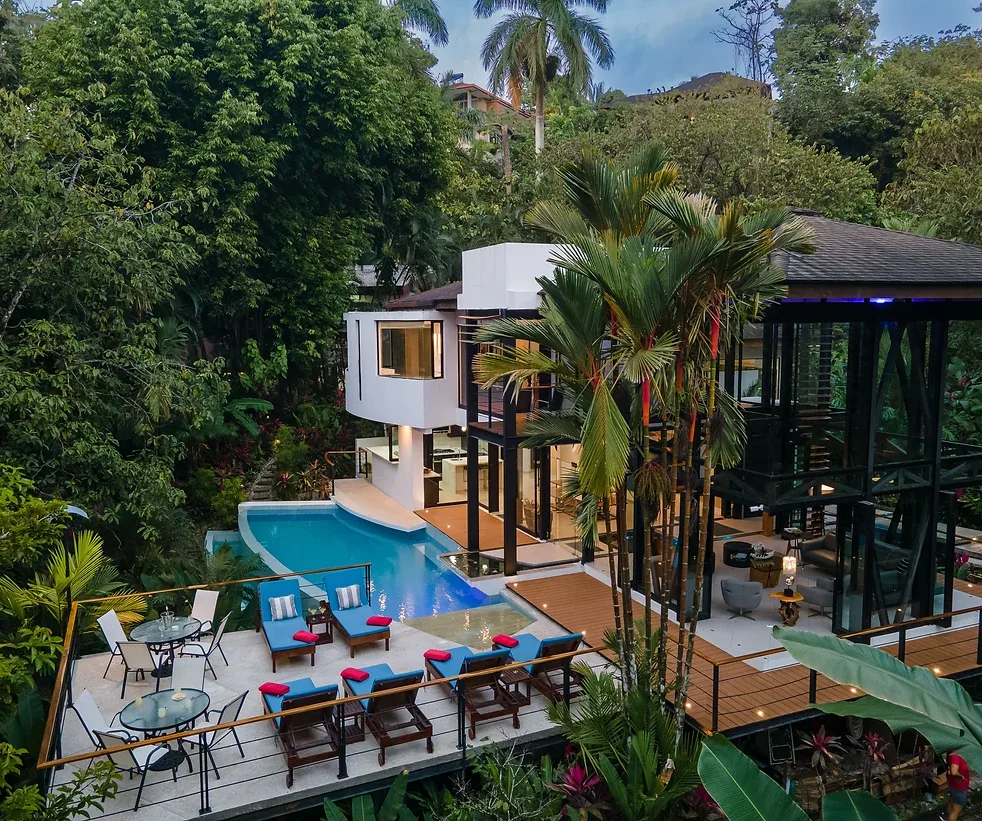 MA-20 — Contemporary Vacation Villa