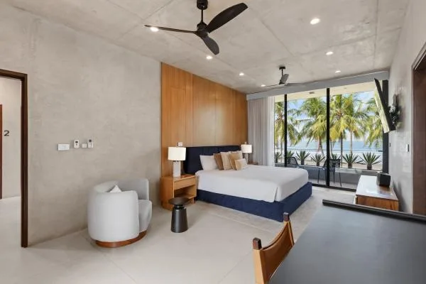 Aquarius Villa Sirena · 4