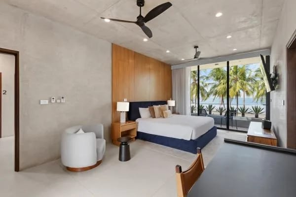 Aquarius Villa Sirena · 4