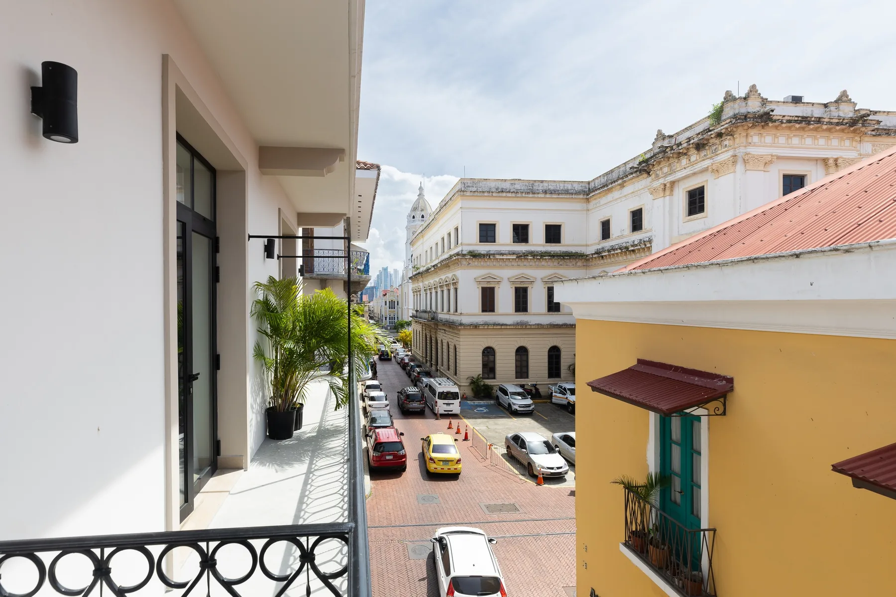 The Familia by AcoModo @Casco Viejo