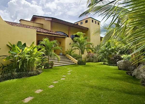FL-20 — Mediterranean-Style Playa Flamingo Villa