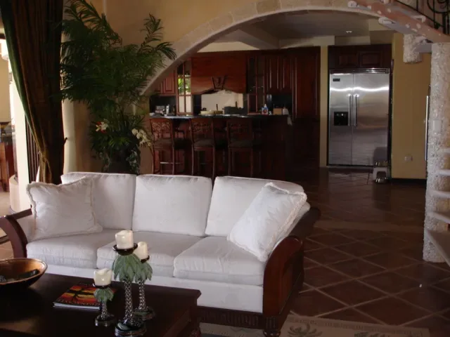 FL-06 — Playa Flamingo Beachfront Home With Pool