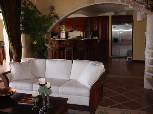 FL-06 — Playa Flamingo Beachfront Home With Pool