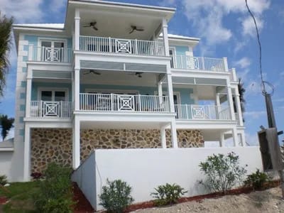 BH-09 — Bahamas Luxury Villa With Ocean Views