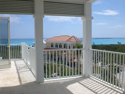 BH-09 — Bahamas Luxury Villa With Ocean Views