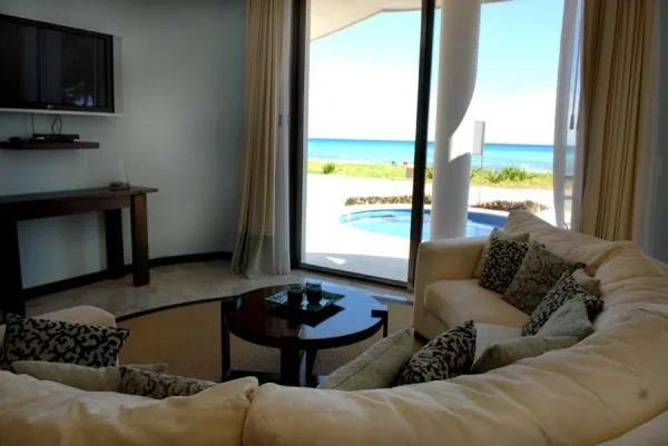 PC-01 — Playa del Carmen Beach Front Vacation Villa with 2 Pools