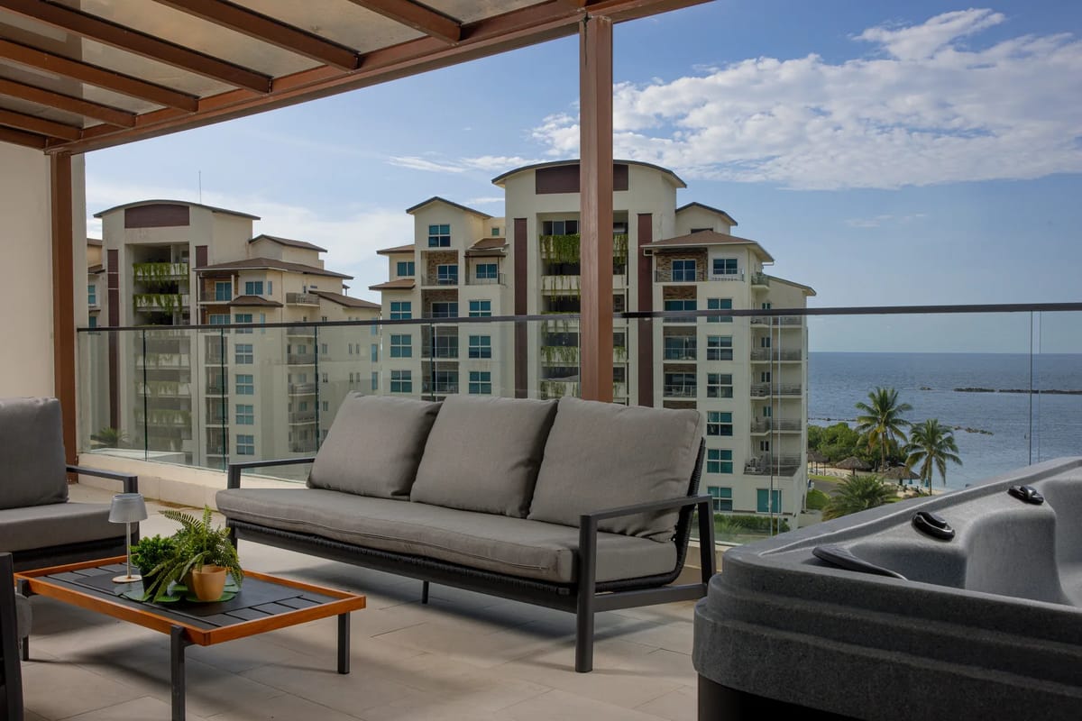 The Cobalt Condo by AcoModo @Playa Escondida