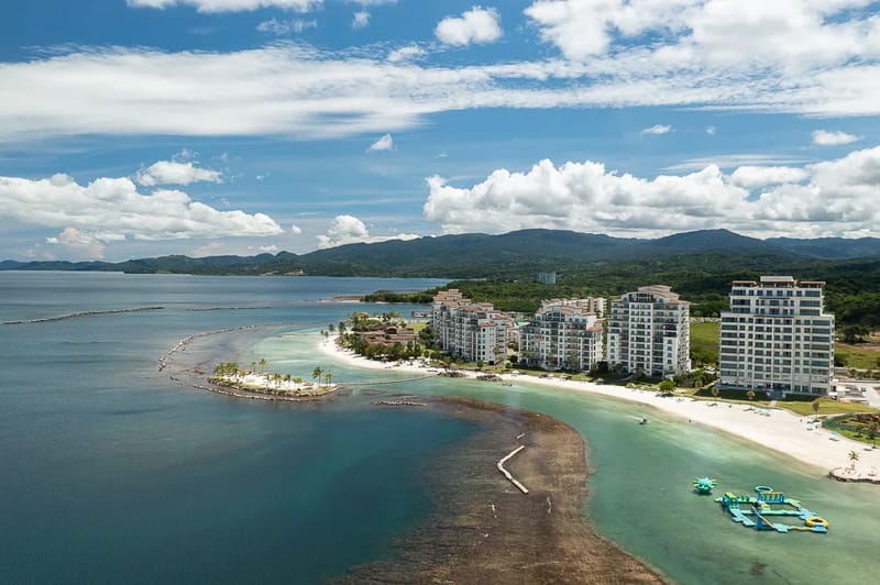 The Cobalt Condo by AcoModo @Playa Escondida