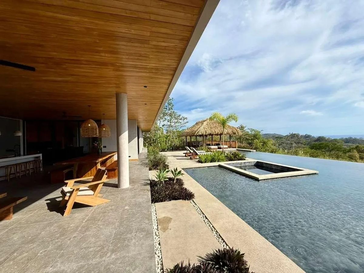ST-01 — Oceane bleu - Brand New Villa in Santa Teresa