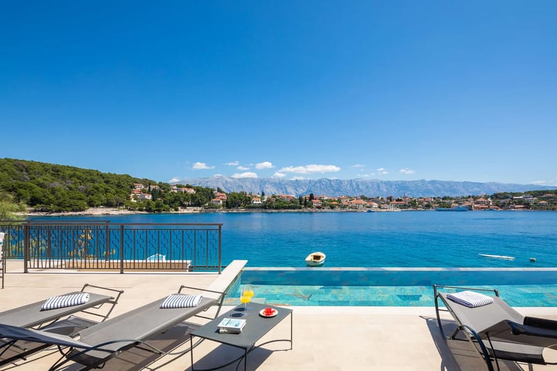 Pool and Adriatic views