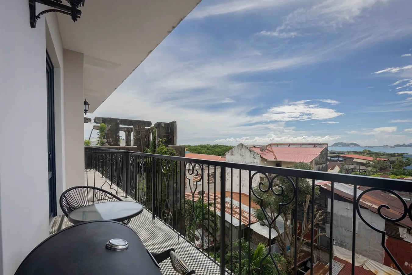 The Gentile Condo by AcoModo @Casco Viejo