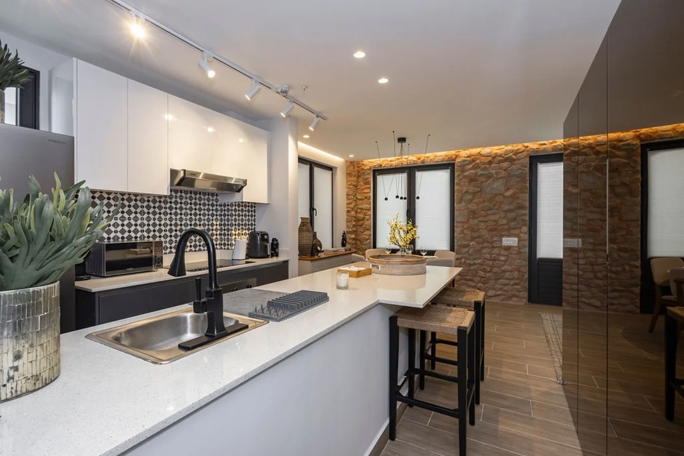 The Gentile Condo by AcoModo @Casco Viejo