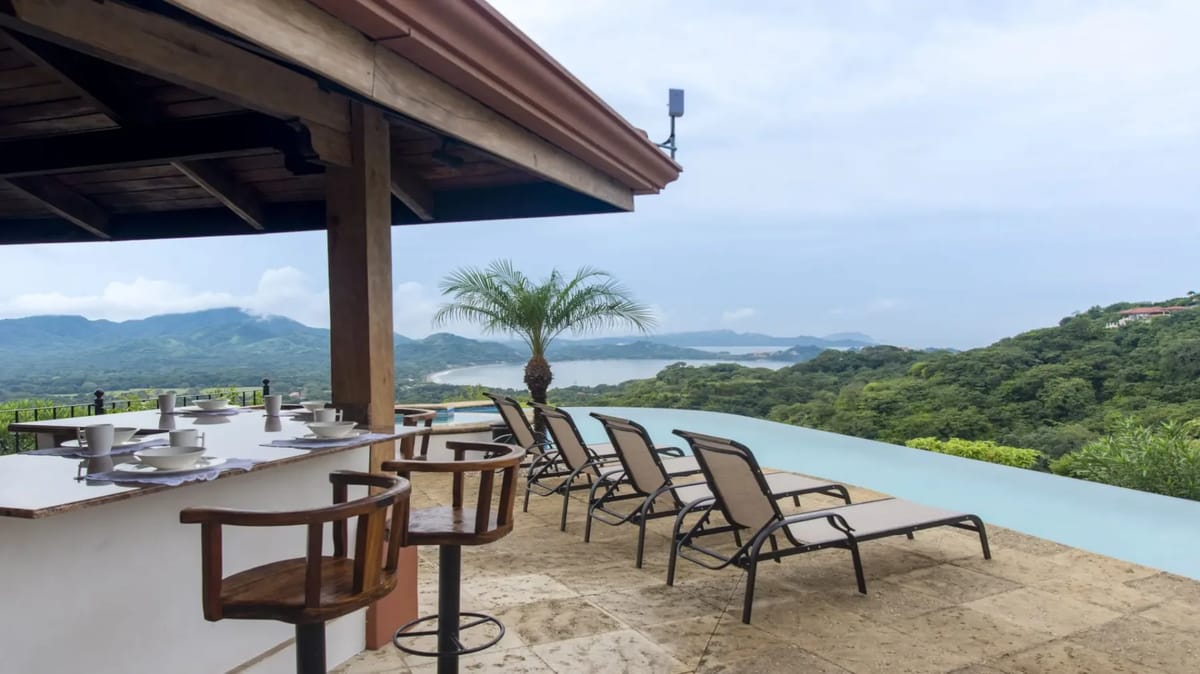 FL-07 — Hilltop Villa