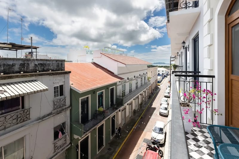 The Vacationer Condo by AcoModo @Casco Viejo
