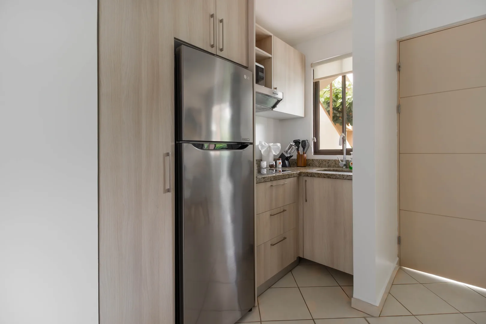 Flor de Limón Pool Condo—Beach & Cafés Steps Away