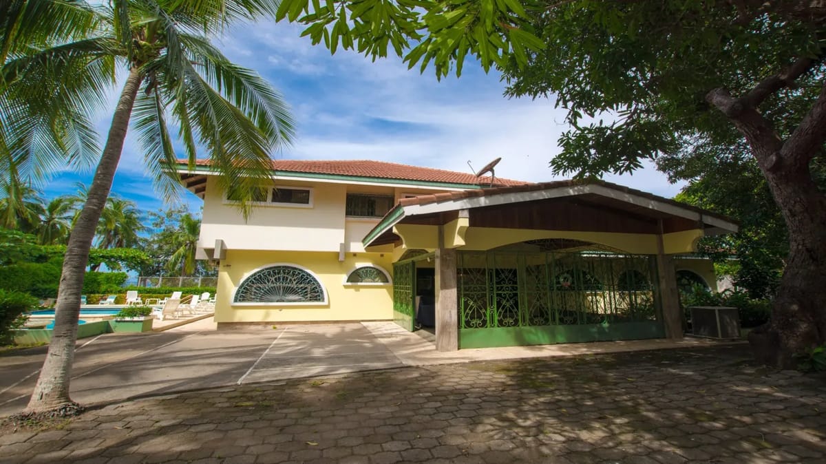 GP-09 — Papagayo Beachfront Vacation Home