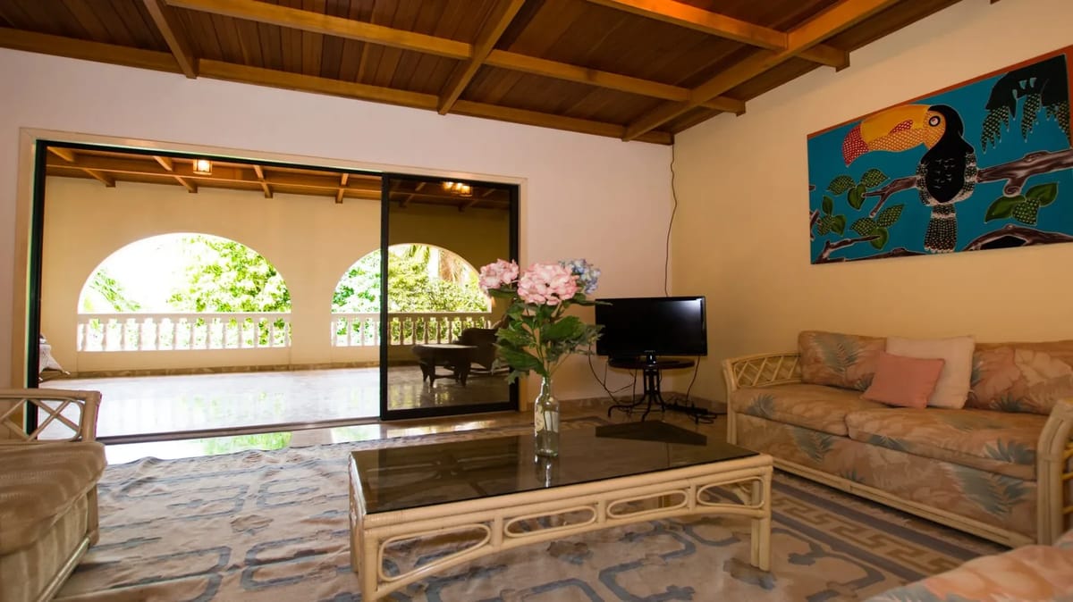 GP-09 — Papagayo Beachfront Vacation Home