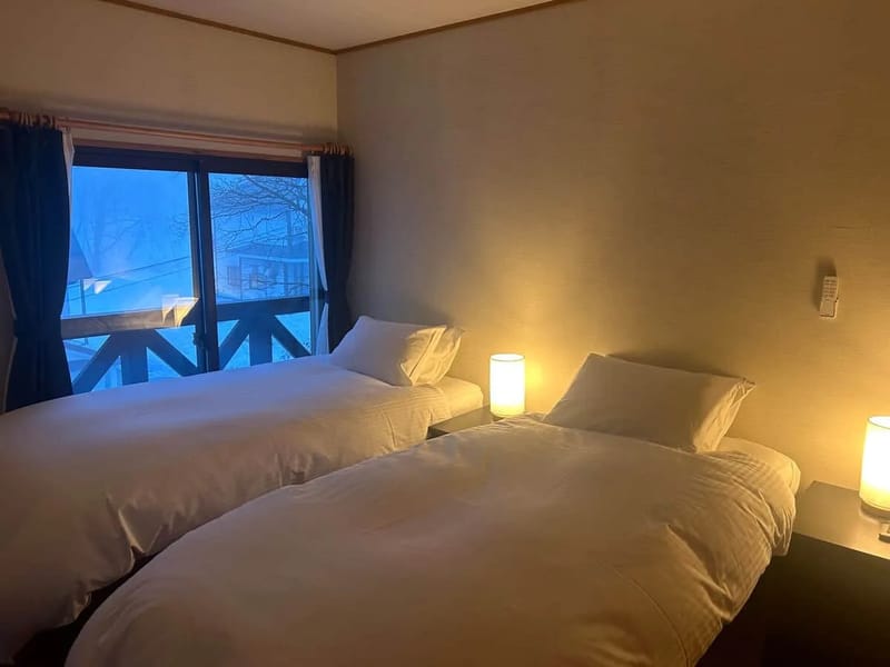 Twin bedroom
