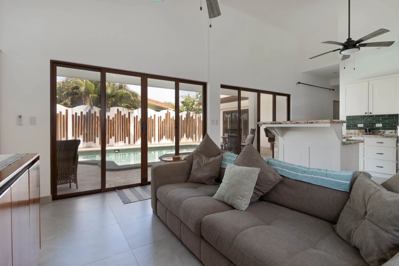 Casa Miel: Private Pool in Gated Community