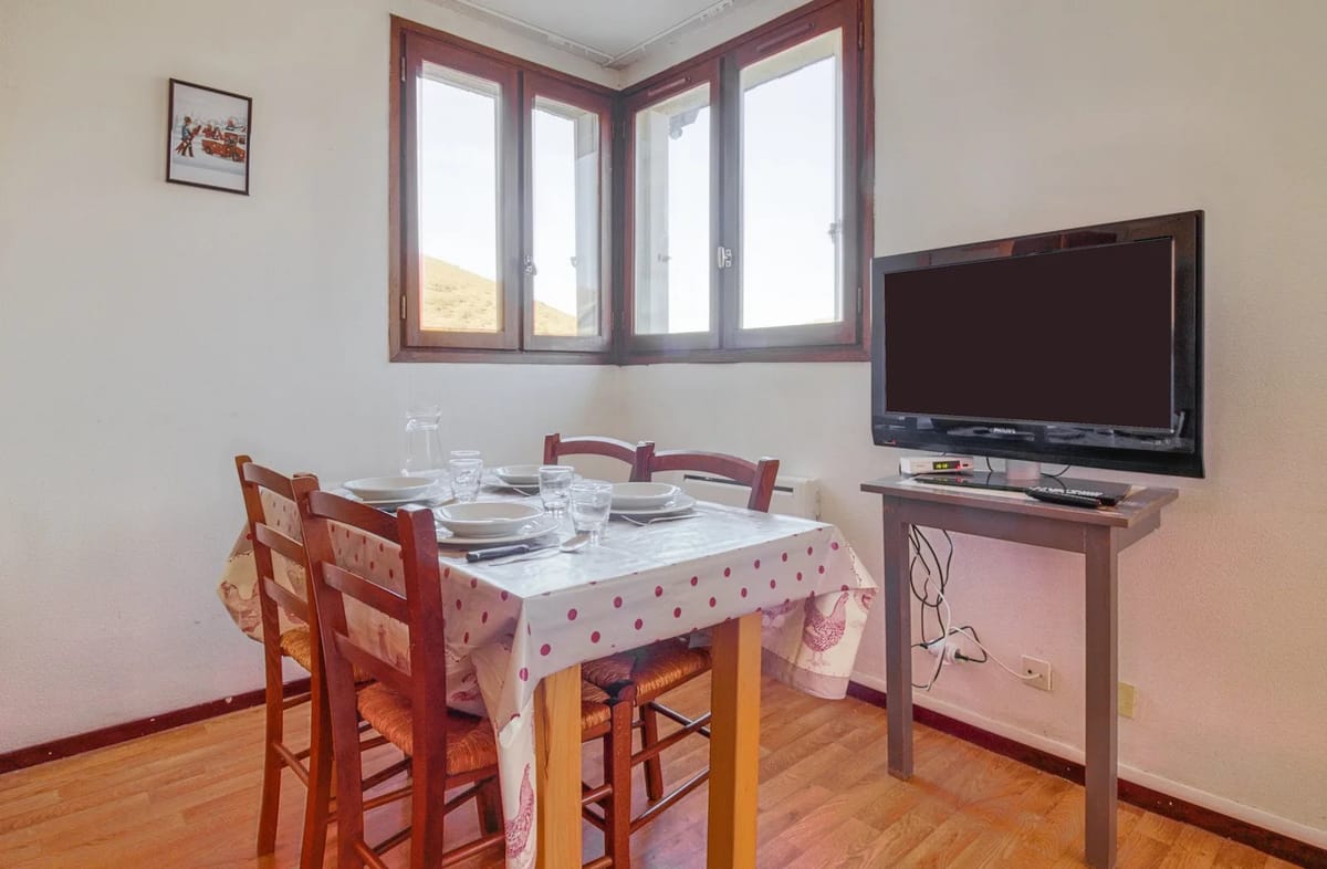 Comedor y televisión