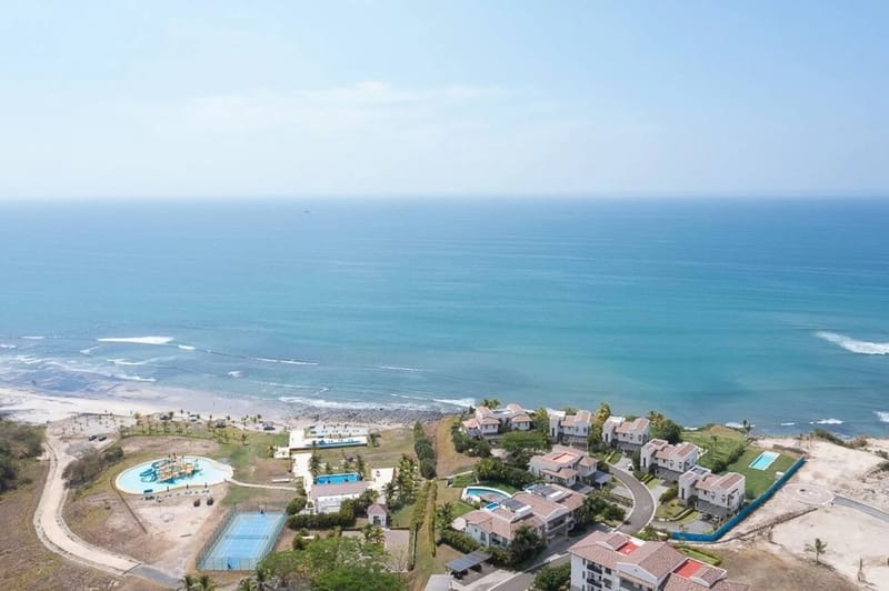 The Nova Condo By Acomodo @CasaMar